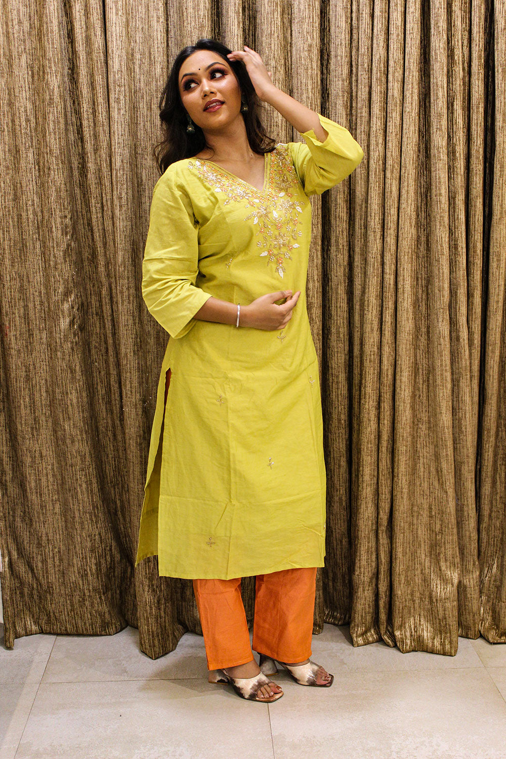 Dola Silk Kurti & Pant Set