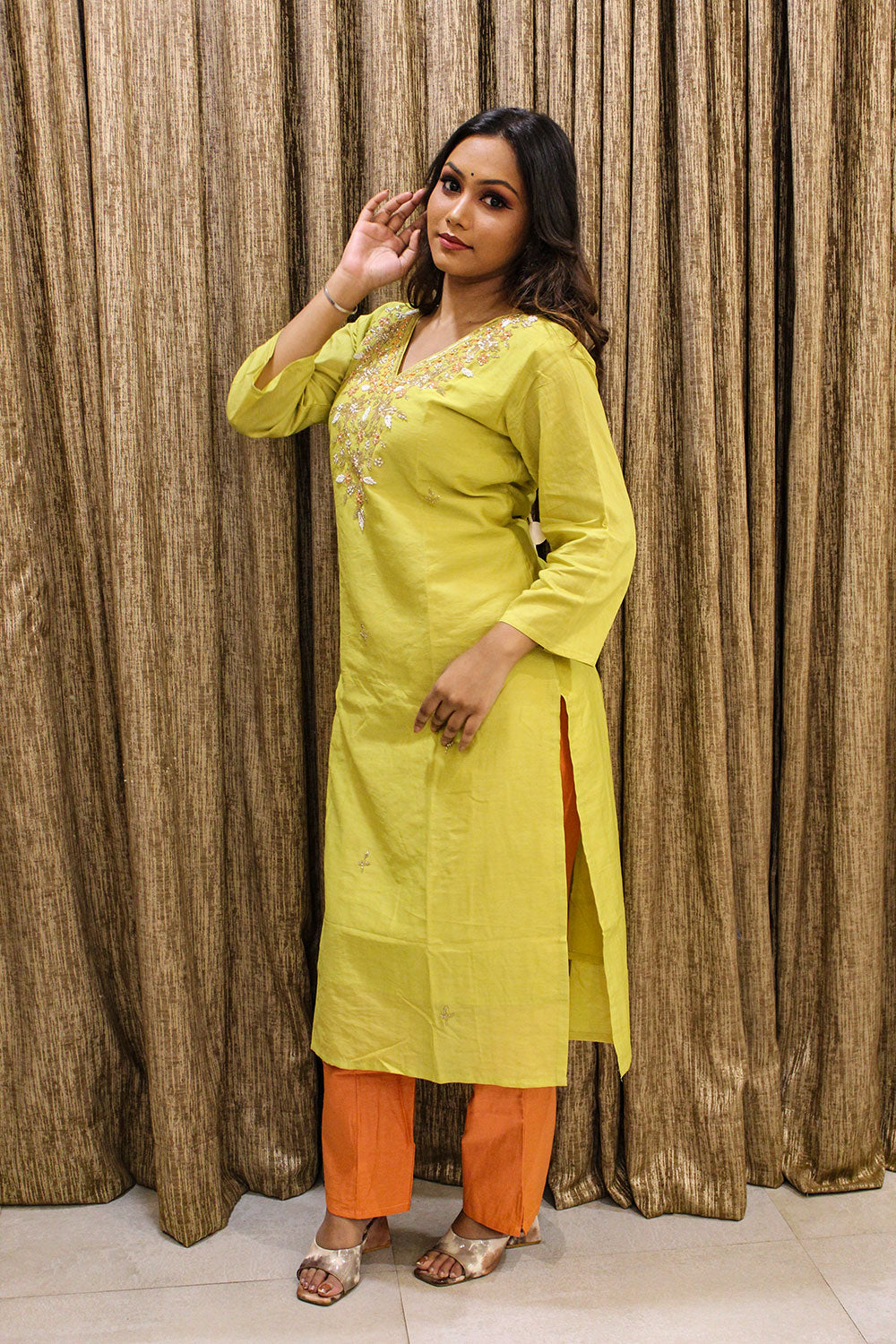 Dola Silk Kurti & Pant Set